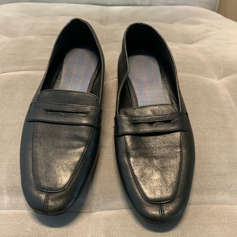 Urban Outfitters Leather Loafers Flats Classic Casual Basic Black Size 39  8.5